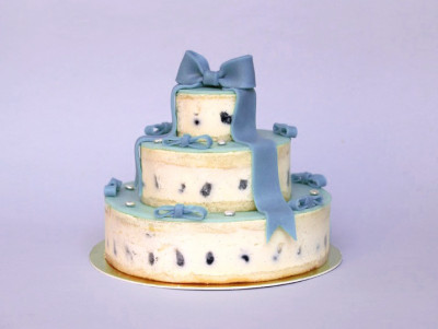 Gâteau chalala bleu sur deux étages a la Myrtilles & violette