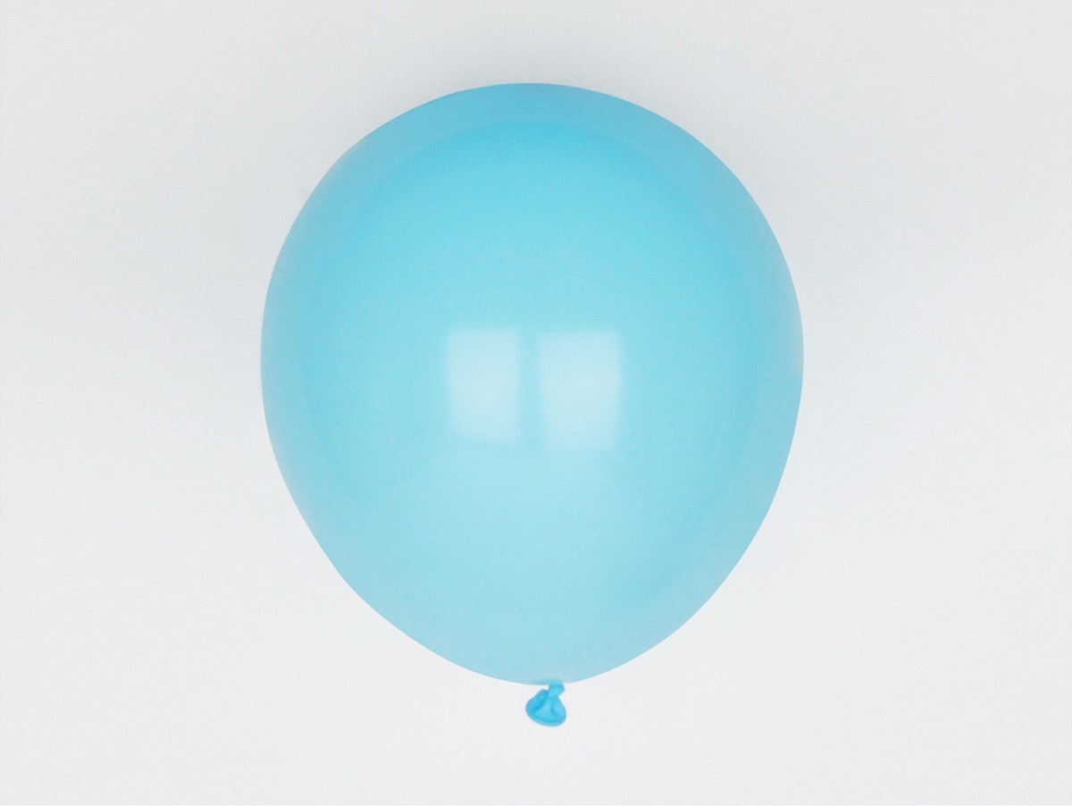 Chez Bogato - Pâtisserie Paris - Ballons bleu clair pour les fêtes d'anniversaires