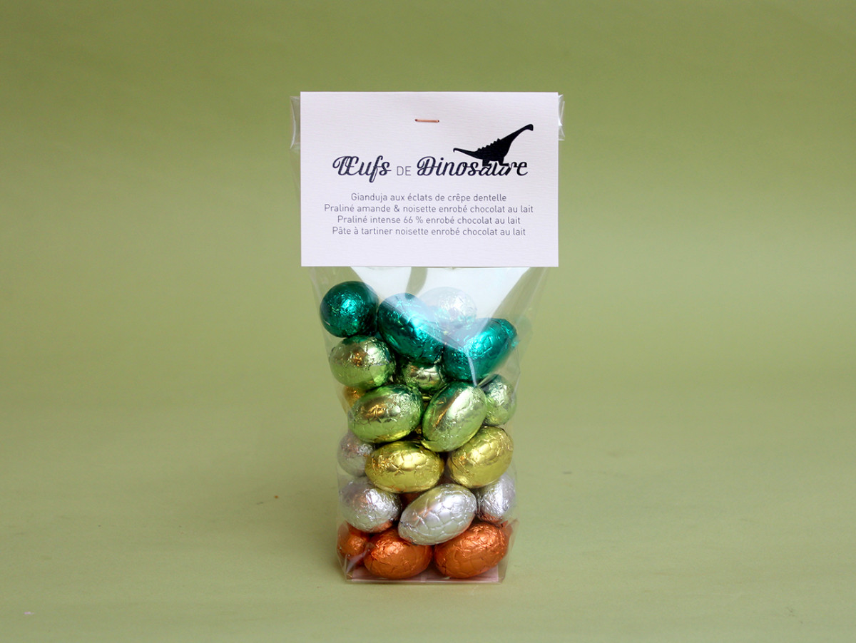 Pour les chocolat de Pâques, sachet de 25 Œufs de dinosaure vert foncé, vert pâle, jaune et orange.