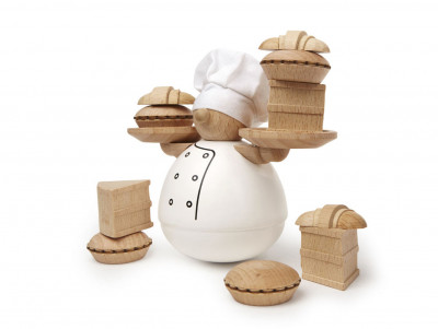 Nos idées cadeaux Chez Bogato : jouet en bois d'adresse et d'équilibre. Balance the Baker.