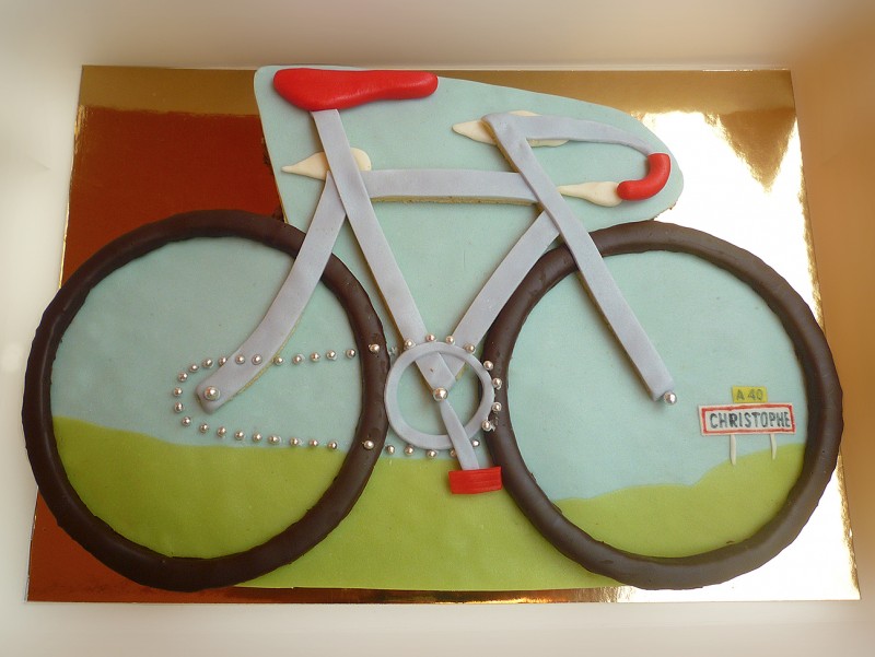 Gâteau en forme de vélo "Tour de France" pour les cyclistes, à personnaliser Gâteau en forme de vélo "Tour de France" pour les cyclistes, à personnaliser