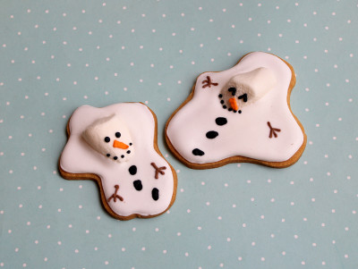 Chez Bogato - Pâtisserie Paris - Sablé de Noël Bonhomme de neige fondu avec guimauve, marshmallow