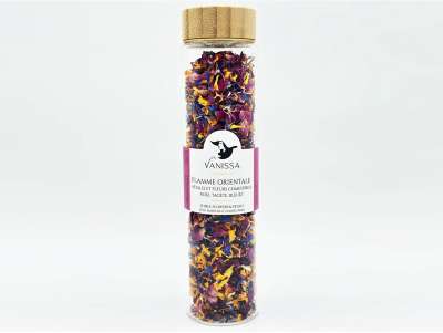 Mélange de fleurs séchées pour la pâtisserie : des pétales de bleuet, de rose et tagète pour décorer vos gâteaux.