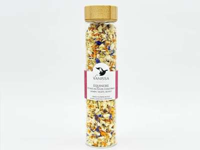Mélange de fleurs séchées pour la pâtisserie : pétales de jasmin, de tagète et de bleuet, pour décorer vos gâteaux.