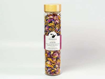Mélange de fleurs séchées pour la pâtisserie : des pétales de bleuet, de rose et tournesol pour décorer vos gâteaux.