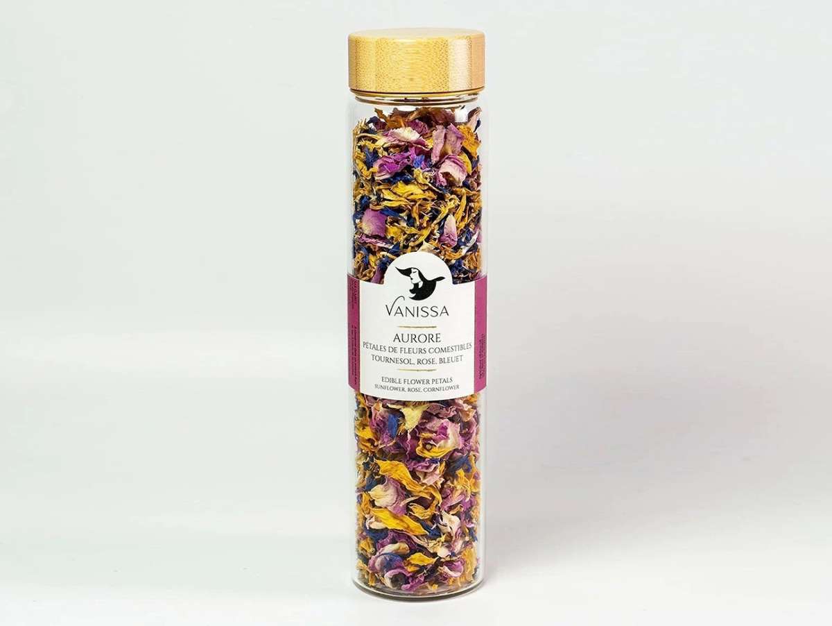Mélange de fleurs séchées pour la pâtisserie : des pétales de bleuet, de rose et tournesol pour décorer vos gâteaux.