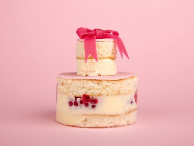 Chez Bogato - Pâtisserie Paris - Chalala rose avec ruban rose, recette framboise et rose