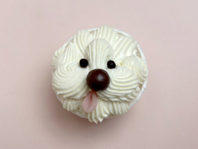 Cupcake chien en crème type caniche, pâtisserie Paris, recette vanille