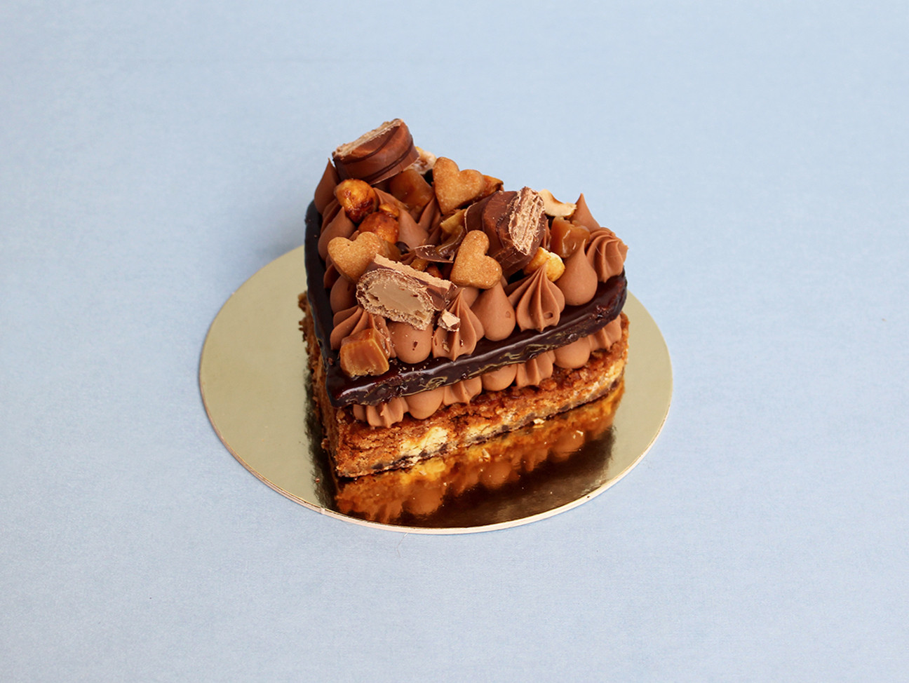 Gâteau en forme de cœur facon number cake avec ganache montée recette chocolat et noisettes - pâtisserie Chez Bogato Paris Gâteau en forme de cœur facon number cake avec ganache montée recette chocolat et noisettes - pâtisserie Chez Bogato Paris