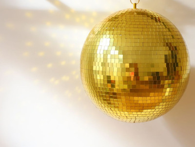 Boule disco à facettes de couleur or, de diamètre 20, 30 ou 40cm  à accrocher facilement à la maison pour faire la fête