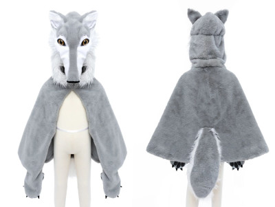 Déguisement pour les enfants, une cape avec une Tête de Loup. Parfait pour un anniversaire à thème !