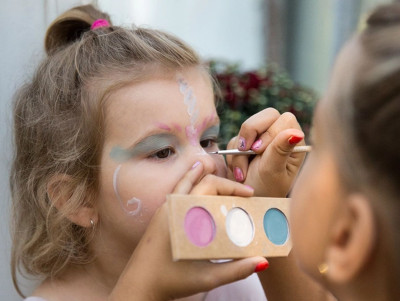 Kit de maquillage trois couleurs bleu, blanc et rose pour les enfants, thème princesse et licorne
