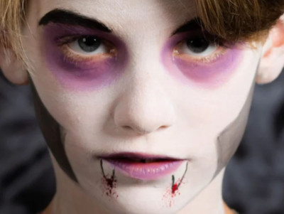 Kit de maquillage avec palette de couleurs, crayons, faux sang et tatouages pour les enfants, thème monstres et vampires