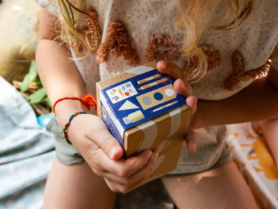 Kit de maquillage avec palette de couleurs, crayons, et tatouages pour les enfants, thème espace et cosmonaute