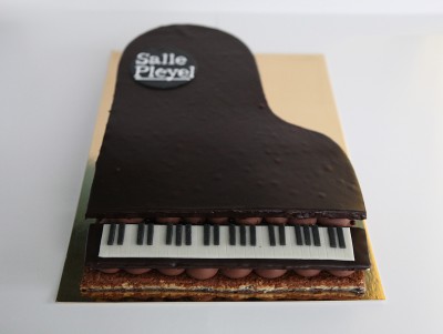 Gâteau Piano, gâteau musique. Gâteau à thème à personnaliser - Pâtisserie Paris Chez Bogato.