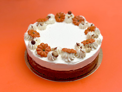 Le meilleur Carrot Cake de Paris ! Glaçage cream cheese et décor de citrouilles pour l'automne ou halloween