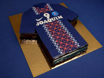 Gâteau Foot à personnaliser avec maillot de football et prénom ! Gâteau Mon Equipe pour le PSG : ici c'est Paris !